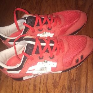 COPY - ASICs running shoes